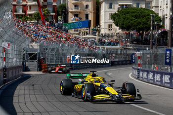 2024-05-26 - 81 PIASTRI Oscar (aus), McLaren F1 Team MCL38, action during the Formula 1 Grand Prix de Monaco 2024, 8th round of the 2024 Formula One World Championship from May 23 to 26, 2024 on the Circuit de Monaco, in Monaco - F1 - MONACO GRAND PRIX 2024 - FORMULA 1 - MOTORS