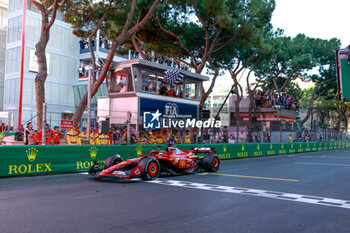 2024-05-26 - 16 LECLERC Charles (mco), Scuderia Ferrari SF-24, action, finish line, arrivee, during the Formula 1 Grand Prix de Monaco 2024, 8th round of the 2024 Formula One World Championship from May 23 to 26, 2024 on the Circuit de Monaco, in Monaco - F1 - MONACO GRAND PRIX 2024 - FORMULA 1 - MOTORS