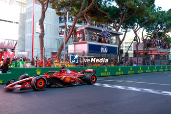 2024-05-26 - 16 LECLERC Charles (mco), Scuderia Ferrari SF-24, action, finish line, arrivee, during the Formula 1 Grand Prix de Monaco 2024, 8th round of the 2024 Formula One World Championship from May 23 to 26, 2024 on the Circuit de Monaco, in Monaco - F1 - MONACO GRAND PRIX 2024 - FORMULA 1 - MOTORS