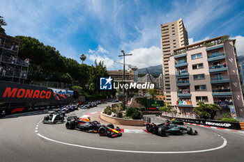 2024-05-26 - 01 VERSTAPPEN Max (nld), Red Bull Racing RB20, 63 RUSSELL George (gbr), Mercedes AMG F1 Team W15, action during the Formula 1 Grand Prix de Monaco 2024, 8th round of the 2024 Formula One World Championship from May 23 to 26, 2024 on the Circuit de Monaco, in Monaco - F1 - MONACO GRAND PRIX 2024 - FORMULA 1 - MOTORS