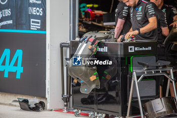 2024-06-06 - Mercedes-AMG Petronas F1 Team garage
during Formula 1 Aws Grand Prix du Canada 2024, Montreal, Quebec, Canada, from Jun 6th to 9th - Rounfd 9 of 24 of 2024 F1 World Championship - FORMULA 1 AWS GRAND PRIX DU CANADA 2024 - FORMULA 1 - MOTORS