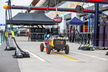 2024-06-06 - Oracle Red Bull Racing toy car in pitlane
during Formula 1 Aws Grand Prix du Canada 2024, Montreal, Quebec, Canada, from Jun 6th to 9th - Rounfd 9 of 24 of 2024 F1 World Championship - FORMULA 1 AWS GRAND PRIX DU CANADA 2024 - FORMULA 1 - MOTORS