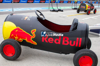 2024-06-06 - Oracle Red Bull Racing toy car in pitlane
during Formula 1 Aws Grand Prix du Canada 2024, Montreal, Quebec, Canada, from Jun 6th to 9th - Rounfd 9 of 24 of 2024 F1 World Championship - FORMULA 1 AWS GRAND PRIX DU CANADA 2024 - FORMULA 1 - MOTORS