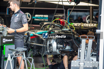 2024-06-06 - Mercedes-AMG Petronas F1 Team garage
during Formula 1 Aws Grand Prix du Canada 2024, Montreal, Quebec, Canada, from Jun 6th to 9th - Rounfd 9 of 24 of 2024 F1 World Championship - FORMULA 1 AWS GRAND PRIX DU CANADA 2024 - FORMULA 1 - MOTORS