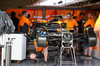 2024-06-06 - McLaren F1 Team garage
during Formula 1 Aws Grand Prix du Canada 2024, Montreal, Quebec, Canada, from Jun 6th to 9th - Rounfd 9 of 24 of 2024 F1 World Championship - FORMULA 1 AWS GRAND PRIX DU CANADA 2024 - FORMULA 1 - MOTORS