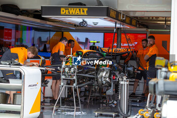 2024-06-06 - McLaren F1 Team garage
during Formula 1 Aws Grand Prix du Canada 2024, Montreal, Quebec, Canada, from Jun 6th to 9th - Rounfd 9 of 24 of 2024 F1 World Championship - FORMULA 1 AWS GRAND PRIX DU CANADA 2024 - FORMULA 1 - MOTORS