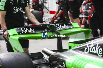 2024-06-07 - Stake F1 Team Kick Sauber C44, mechanical detail rear wing during the Formula 1 AWS Grand Prix du Canada 2024, 9th round of the 2024 Formula One World Championship from June 07 to 09, 2024 on the Circuit Gilles Villeneuve, in Montréal, Canada - F1 - CANADIAN GRAND PRIX 2024 - FORMULA 1 - MOTORS