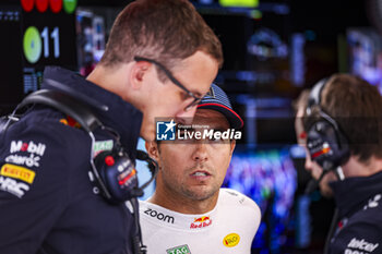 2024-06-07 - PEREZ Sergio (mex), Red Bull Racing RB20, portrait during the Formula 1 AWS Grand Prix du Canada 2024, 9th round of the 2024 Formula One World Championship from June 07 to 09, 2024 on the Circuit Gilles Villeneuve, in Montréal, Canada - F1 - CANADIAN GRAND PRIX 2024 - FORMULA 1 - MOTORS