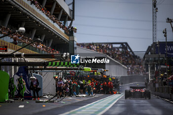 2024-06-07 - 55 SAINZ Carlos (spa), Scuderia Ferrari SF-24, action, pitlane, during the Formula 1 AWS Grand Prix du Canada 2024, 9th round of the 2024 Formula One World Championship from June 07 to 09, 2024 on the Circuit Gilles Villeneuve, in Montréal, Canada - F1 - CANADIAN GRAND PRIX 2024 - FORMULA 1 - MOTORS