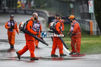 2024-06-07 - marshall, commissaire de piste, marshal, marshalls, marshals during the Formula 1 AWS Grand Prix du Canada 2024, 9th round of the 2024 Formula One World Championship from June 07 to 09, 2024 on the Circuit Gilles Villeneuve, in Montréal, Canada - F1 - CANADIAN GRAND PRIX 2024 - FORMULA 1 - MOTORS