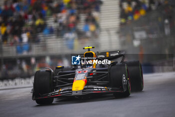 2024-06-07 - 11 PEREZ Sergio (mex), Red Bull Racing RB20, action during the Formula 1 AWS Grand Prix du Canada 2024, 9th round of the 2024 Formula One World Championship from June 07 to 09, 2024 on the Circuit Gilles Villeneuve, in Montréal, Canada - F1 - CANADIAN GRAND PRIX 2024 - FORMULA 1 - MOTORS