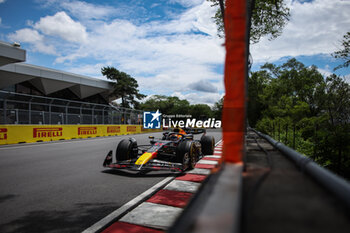 2024-06-08 - 11 PEREZ Sergio (mex), Red Bull Racing RB20, action during the Formula 1 AWS Grand Prix du Canada 2024, 9th round of the 2024 Formula One World Championship from June 07 to 09, 2024 on the Circuit Gilles Villeneuve, in Montréal, Canada - F1 - CANADIAN GRAND PRIX 2024 - FORMULA 1 - MOTORS