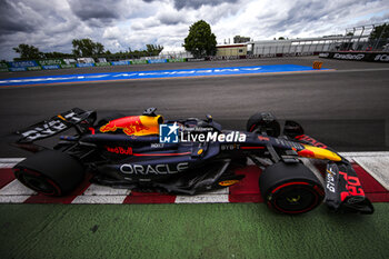 2024-06-08 - 01 VERSTAPPEN Max (nld), Red Bull Racing RB20, action during the Formula 1 AWS Grand Prix du Canada 2024, 9th round of the 2024 Formula One World Championship from June 07 to 09, 2024 on the Circuit Gilles Villeneuve, in Montréal, Canada - F1 - CANADIAN GRAND PRIX 2024 - FORMULA 1 - MOTORS