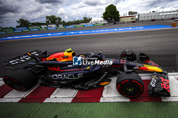 2024-06-08 - 11 PEREZ Sergio (mex), Red Bull Racing RB20, action during the Formula 1 AWS Grand Prix du Canada 2024, 9th round of the 2024 Formula One World Championship from June 07 to 09, 2024 on the Circuit Gilles Villeneuve, in Montréal, Canada - F1 - CANADIAN GRAND PRIX 2024 - FORMULA 1 - MOTORS