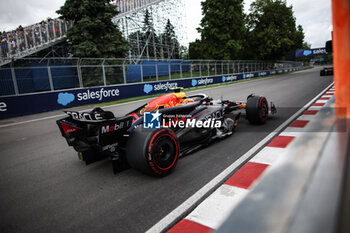 2024-06-08 - 11 PEREZ Sergio (mex), Red Bull Racing RB20, action during the Formula 1 AWS Grand Prix du Canada 2024, 9th round of the 2024 Formula One World Championship from June 07 to 09, 2024 on the Circuit Gilles Villeneuve, in Montréal, Canada - F1 - CANADIAN GRAND PRIX 2024 - FORMULA 1 - MOTORS