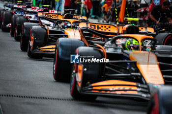 2024-06-08 - 81 PIASTRI Oscar (aus), McLaren F1 Team MCL38, action pitlane during the Formula 1 AWS Grand Prix du Canada 2024, 9th round of the 2024 Formula One World Championship from June 07 to 09, 2024 on the Circuit Gilles Villeneuve, in Montréal, Canada - F1 - CANADIAN GRAND PRIX 2024 - FORMULA 1 - MOTORS