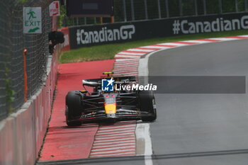 2024-06-08 - 11 PEREZ Sergio (mex), Red Bull Racing RB20, action during the Formula 1 AWS Grand Prix du Canada 2024, 9th round of the 2024 Formula One World Championship from June 07 to 09, 2024 on the Circuit Gilles Villeneuve, in Montréal, Canada - F1 - CANADIAN GRAND PRIX 2024 - FORMULA 1 - MOTORS