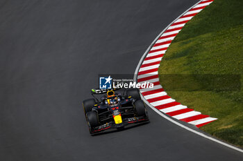 2024-06-08 - 11 PEREZ Sergio (mex), Red Bull Racing RB20, action during the Formula 1 AWS Grand Prix du Canada 2024, 9th round of the 2024 Formula One World Championship from June 07 to 09, 2024 on the Circuit Gilles Villeneuve, in Montréal, Canada - F1 - CANADIAN GRAND PRIX 2024 - FORMULA 1 - MOTORS