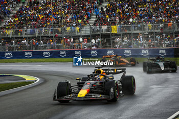 2024-06-09 - 01 VERSTAPPEN Max (nld), Red Bull Racing RB20, 63 RUSSELL George (gbr), Mercedes AMG F1 Team W15, action during the Formula 1 AWS Grand Prix du Canada 2024, 9th round of the 2024 Formula One World Championship from June 07 to 09, 2024 on the Circuit Gilles Villeneuve, in Montréal, Canada - F1 - CANADIAN GRAND PRIX 2024 - FORMULA 1 - MOTORS