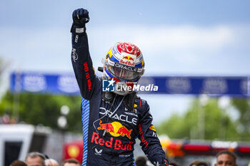 2024-06-09 - VERSTAPPEN Max (ned), Red Bull Racing RB20, portrait celebrate his win during the Formula 1 AWS Grand Prix du Canada 2024, 9th round of the 2024 Formula One World Championship from June 07 to 09, 2024 on the Circuit Gilles Villeneuve, in Montréal, Canada - F1 - CANADIAN GRAND PRIX 2024 - FORMULA 1 - MOTORS