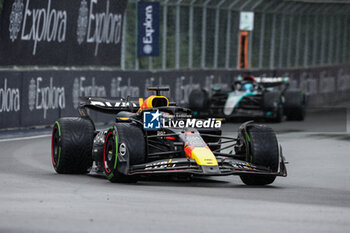 2024-06-09 - 01 VERSTAPPEN Max (nld), Red Bull Racing RB20, action 63 RUSSELL George (gbr), Mercedes AMG F1 Team W15, action during the Formula 1 AWS Grand Prix du Canada 2024, 9th round of the 2024 Formula One World Championship from June 07 to 09, 2024 on the Circuit Gilles Villeneuve, in Montréal, Canada - F1 - CANADIAN GRAND PRIX 2024 - FORMULA 1 - MOTORS