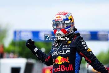 2024-06-09 - VERSTAPPEN Max (ned), Red Bull Racing RB20, portrait celebrating victory during the Formula 1 AWS Grand Prix du Canada 2024, 9th round of the 2024 Formula One World Championship from June 07 to 09, 2024 on the Circuit Gilles Villeneuve, in Montréal, Canada - F1 - CANADIAN GRAND PRIX 2024 - FORMULA 1 - MOTORS