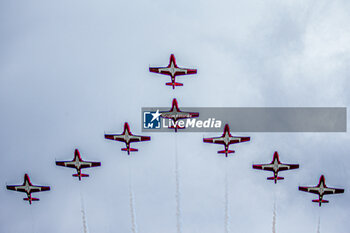 2024-06-09 - CF Snowbirds - acrobatic gooup before the race
during Formula 1 Aws Grand Prix du Canada 2024, Montreal, Quebec, Canada, from Jun 6th to 9th - Round 9 of 24 of 2024 F1 World Championship - FORMULA 1 AWS GRAND PRIX DU CANADA 2024 - FORMULA 1 - MOTORS