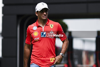 2024-06-20 - SAINZ Carlos (spa), Scuderia Ferrari SF-24, portrait during the Formula 1 Aramco Gran Premio de Espana 2024, 10th round of the 2024 Formula One World Championship from June 21 to 23, 2024 on the Circuit de Barcelona-Catalunya, in Montmeló, Spain - F1 - SPANISH GRAND PRIX 2024 - FORMULA 1 - MOTORS