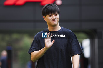 2024-06-20 - ZHOU Guanyu (chi), Stake F1 Team Kick Sauber C44, portrait during the Formula 1 Aramco Gran Premio de Espana 2024, 10th round of the 2024 Formula One World Championship from June 21 to 23, 2024 on the Circuit de Barcelona-Catalunya, in Montmeló, Spain - F1 - SPANISH GRAND PRIX 2024 - FORMULA 1 - MOTORS