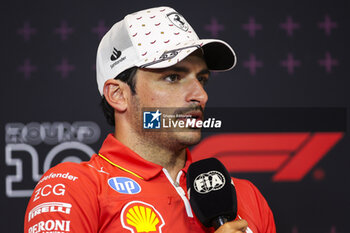 2024-06-20 - SAINZ Carlos (spa), Scuderia Ferrari SF-24, portrait during the Formula 1 Aramco Gran Premio de Espana 2024, 10th round of the 2024 Formula One World Championship from June 21 to 23, 2024 on the Circuit de Barcelona-Catalunya, in Montmeló, Spain - F1 - SPANISH GRAND PRIX 2024 - FORMULA 1 - MOTORS