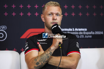 2024-06-20 - MAGNUSSEN Kevin (den), Haas F1 Team VF-24 Ferrari, portrait during the Formula 1 Aramco Gran Premio de Espana 2024, 10th round of the 2024 Formula One World Championship from June 21 to 23, 2024 on the Circuit de Barcelona-Catalunya, in Montmeló, Spain - F1 - SPANISH GRAND PRIX 2024 - FORMULA 1 - MOTORS