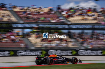 2024-06-21 - 01 VERSTAPPEN Max (nld), Red Bull Racing RB20, action during the Formula 1 Aramco Gran Premio de Espana 2024, 10th round of the 2024 Formula One World Championship from June 21 to 23, 2024 on the Circuit de Barcelona-Catalunya, in Montmeló, Spain - F1 - SPANISH GRAND PRIX 2024 - FORMULA 1 - MOTORS