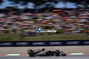 2024-06-21 - 50 BEARMAN Oliver, Ferrari Driver Academy action during the Formula 1 Aramco Gran Premio de Espana 2024, 10th round of the 2024 Formula One World Championship from June 21 to 23, 2024 on the Circuit de Barcelona-Catalunya, in Montmeló, Spain - F1 - SPANISH GRAND PRIX 2024 - FORMULA 1 - MOTORS