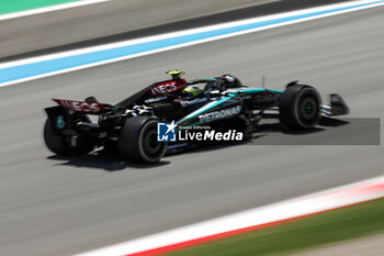 2024-06-21 - 44 HAMILTON Lewis (gbr), Mercedes AMG F1 Team W15, action during the Formula 1 Aramco Gran Premio de Espana 2024, 10th round of the 2024 Formula One World Championship from June 21 to 23, 2024 on the Circuit de Barcelona-Catalunya, in Montmeló, Spain - F1 - SPANISH GRAND PRIX 2024 - FORMULA 1 - MOTORS