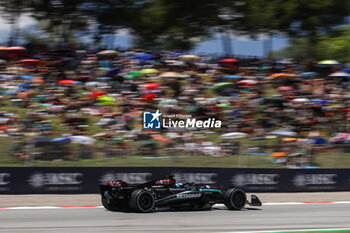 2024-06-21 - 63 RUSSELL George (gbr), Mercedes AMG F1 Team W15, action during the Formula 1 Aramco Gran Premio de Espana 2024, 10th round of the 2024 Formula One World Championship from June 21 to 23, 2024 on the Circuit de Barcelona-Catalunya, in Montmeló, Spain - F1 - SPANISH GRAND PRIX 2024 - FORMULA 1 - MOTORS