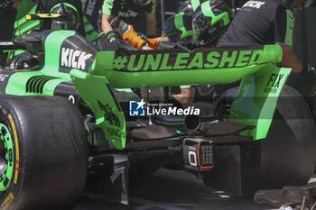 2024-06-21 - Stake F1 Team Kick Sauber C44, mechanical detail, rear wing, beam wing during the Formula 1 Aramco Gran Premio de Espana 2024, 10th round of the 2024 Formula One World Championship from June 21 to 23, 2024 on the Circuit de Barcelona-Catalunya, in Montmeló, Spain - F1 - SPANISH GRAND PRIX 2024 - FORMULA 1 - MOTORS