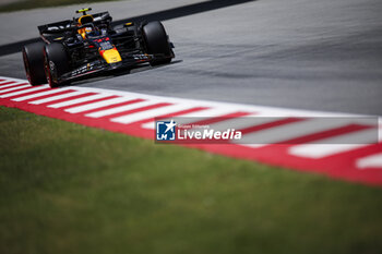 2024-06-21 - 11 PEREZ Sergio (mex), Red Bull Racing RB20, action during the Formula 1 Aramco Gran Premio de Espana 2024, 10th round of the 2024 Formula One World Championship from June 21 to 23, 2024 on the Circuit de Barcelona-Catalunya, in Montmeló, Spain - F1 - SPANISH GRAND PRIX 2024 - FORMULA 1 - MOTORS