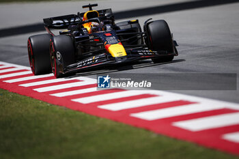 2024-06-21 - 01 VERSTAPPEN Max (nld), Red Bull Racing RB20, action during the Formula 1 Aramco Gran Premio de Espana 2024, 10th round of the 2024 Formula One World Championship from June 21 to 23, 2024 on the Circuit de Barcelona-Catalunya, in Montmeló, Spain - F1 - SPANISH GRAND PRIX 2024 - FORMULA 1 - MOTORS