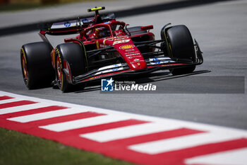 2024-06-21 - 55 SAINZ Carlos (spa), Scuderia Ferrari SF-24, action during the Formula 1 Aramco Gran Premio de Espana 2024, 10th round of the 2024 Formula One World Championship from June 21 to 23, 2024 on the Circuit de Barcelona-Catalunya, in Montmeló, Spain - F1 - SPANISH GRAND PRIX 2024 - FORMULA 1 - MOTORS