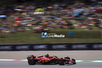 2024-06-21 - 55 SAINZ Carlos (spa), Scuderia Ferrari SF-24, action during the Formula 1 Aramco Gran Premio de Espana 2024, 10th round of the 2024 Formula One World Championship from June 21 to 23, 2024 on the Circuit de Barcelona-Catalunya, in Montmeló, Spain - F1 - SPANISH GRAND PRIX 2024 - FORMULA 1 - MOTORS