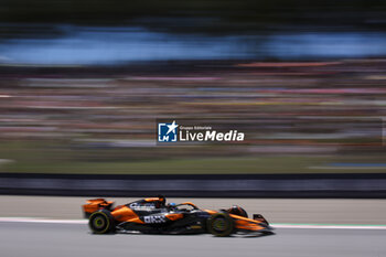 2024-06-21 - 81 PIASTRI Oscar (aus), McLaren F1 Team MCL38, action during the Formula 1 Aramco Gran Premio de Espana 2024, 10th round of the 2024 Formula One World Championship from June 21 to 23, 2024 on the Circuit de Barcelona-Catalunya, in Montmeló, Spain - F1 - SPANISH GRAND PRIX 2024 - FORMULA 1 - MOTORS