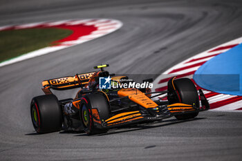 2024-06-21 - 04 NORRIS Lando (gbr), McLaren F1 Team MCL38, action during the Formula 1 Aramco Gran Premio de Espana 2024, 10th round of the 2024 Formula One World Championship from June 21 to 23, 2024 on the Circuit de Barcelona-Catalunya, in Montmeló, Spain - F1 - SPANISH GRAND PRIX 2024 - FORMULA 1 - MOTORS