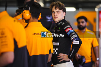 2024-06-21 - PIASTRI Oscar (aus), McLaren F1 Team MCL38, portrait during the Formula 1 Aramco Gran Premio de Espana 2024, 10th round of the 2024 Formula One World Championship from June 21 to 23, 2024 on the Circuit de Barcelona-Catalunya, in Montmeló, Spain - F1 - SPANISH GRAND PRIX 2024 - FORMULA 1 - MOTORS