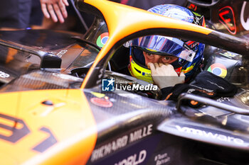 2024-06-21 - PIASTRI Oscar (aus), McLaren F1 Team MCL38, portrait during the Formula 1 Aramco Gran Premio de Espana 2024, 10th round of the 2024 Formula One World Championship from June 21 to 23, 2024 on the Circuit de Barcelona-Catalunya, in Montmeló, Spain - F1 - SPANISH GRAND PRIX 2024 - FORMULA 1 - MOTORS