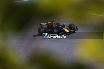 2024-06-21 - 01 VERSTAPPEN Max (nld), Red Bull Racing RB20, action during the Formula 1 Aramco Gran Premio de Espana 2024, 10th round of the 2024 Formula One World Championship from June 21 to 23, 2024 on the Circuit de Barcelona-Catalunya, in Montmeló, Spain - F1 - SPANISH GRAND PRIX 2024 - FORMULA 1 - MOTORS