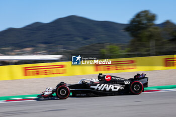 2024-06-21 - 20 MAGNUSSEN Kevin (den), Haas F1 Team VF-24 Ferrari, action during the Formula 1 Aramco Gran Premio de Espana 2024, 10th round of the 2024 Formula One World Championship from June 21 to 23, 2024 on the Circuit de Barcelona-Catalunya, in Montmeló, Spain - F1 - SPANISH GRAND PRIX 2024 - FORMULA 1 - MOTORS