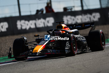 2024-06-21 - 01 VERSTAPPEN Max (nld), Red Bull Racing RB20, action during the Formula 1 Aramco Gran Premio de Espana 2024, 10th round of the 2024 Formula One World Championship from June 21 to 23, 2024 on the Circuit de Barcelona-Catalunya, in Montmeló, Spain - F1 - SPANISH GRAND PRIX 2024 - FORMULA 1 - MOTORS