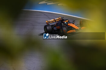 2024-06-21 - 81 PIASTRI Oscar (aus), McLaren F1 Team MCL38, action during the Formula 1 Aramco Gran Premio de Espana 2024, 10th round of the 2024 Formula One World Championship from June 21 to 23, 2024 on the Circuit de Barcelona-Catalunya, in Montmeló, Spain - F1 - SPANISH GRAND PRIX 2024 - FORMULA 1 - MOTORS