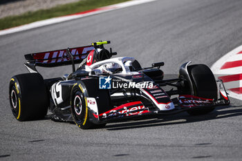 2024-06-21 - 27 HULKENBERG Nico (ger), Haas F1 Team VF-24 Ferrari, action during the Formula 1 Aramco Gran Premio de Espana 2024, 10th round of the 2024 Formula One World Championship from June 21 to 23, 2024 on the Circuit de Barcelona-Catalunya, in Montmeló, Spain - F1 - SPANISH GRAND PRIX 2024 - FORMULA 1 - MOTORS