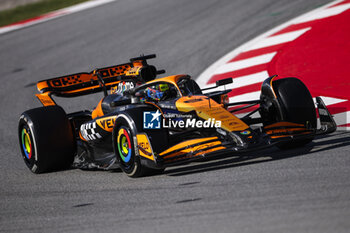 2024-06-21 - 81 PIASTRI Oscar (aus), McLaren F1 Team MCL38, action during the Formula 1 Aramco Gran Premio de Espana 2024, 10th round of the 2024 Formula One World Championship from June 21 to 23, 2024 on the Circuit de Barcelona-Catalunya, in Montmeló, Spain - F1 - SPANISH GRAND PRIX 2024 - FORMULA 1 - MOTORS